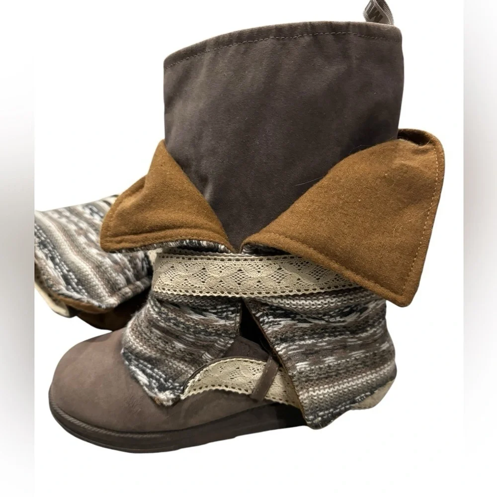 GUC Mukluk Nikki slouchy boots Free People Brown with off white lace detail sz 7